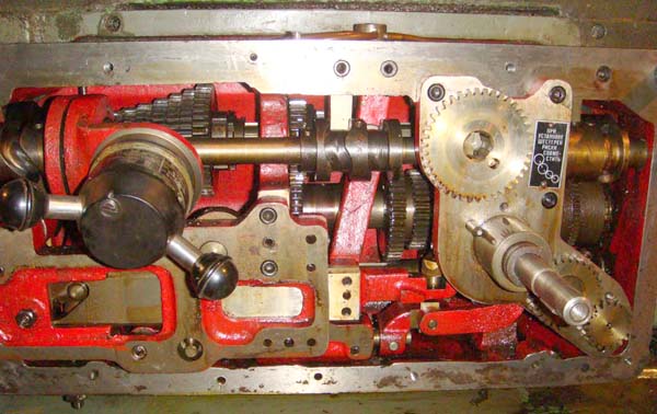 Загальний вигляд коробки подач Загальний вигляд коробки подач у зборі